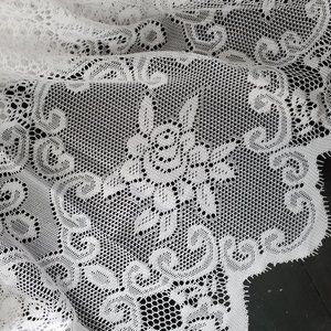 Round Lace Tablecloth NWOT